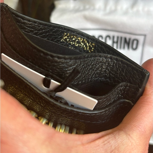 Authentic MOSCHINO Leather gold Logo card case - Picture 7 of 10